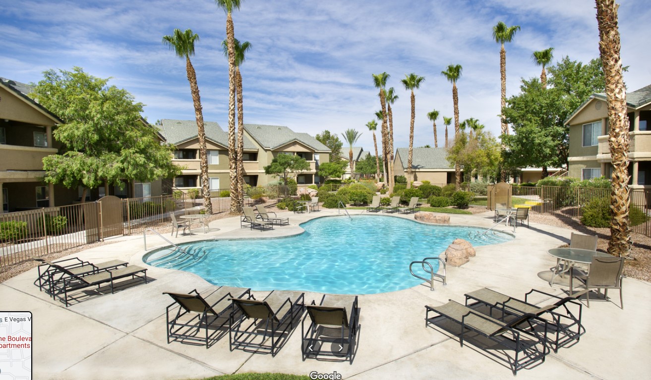 Summit on Nellis Boulevard | Pool